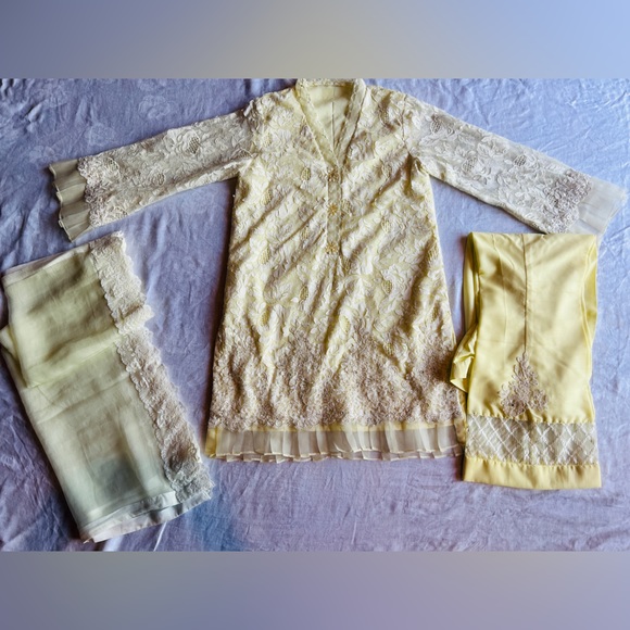 Pure Chiffon Yellow 3 piece suit with lace work detailing - Picture 5 of 6